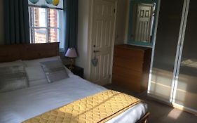 Cosy Apartments At Peel House